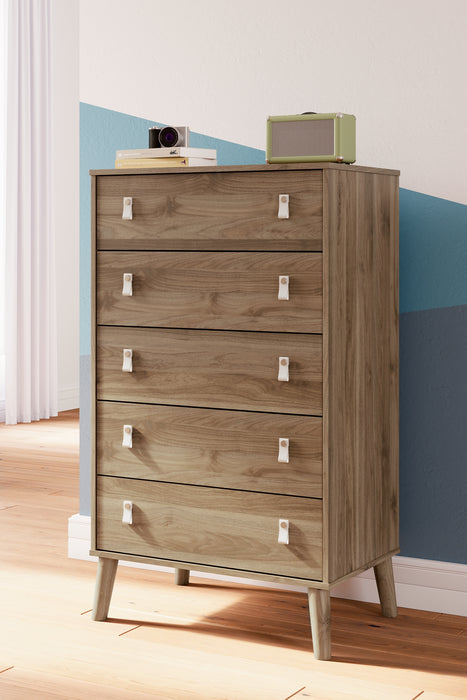 Aprilyn Full Bookcase Headboard with Dresser, Chest and 2 Nightstands